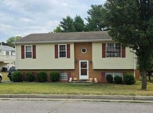 1208 Kings Arms Dr, Salem, VA 24153