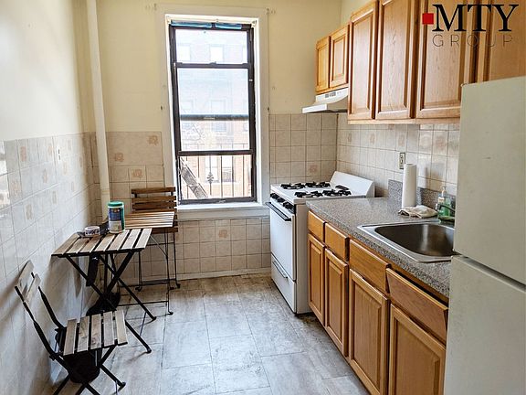 4th image of 4526 40th St #2F