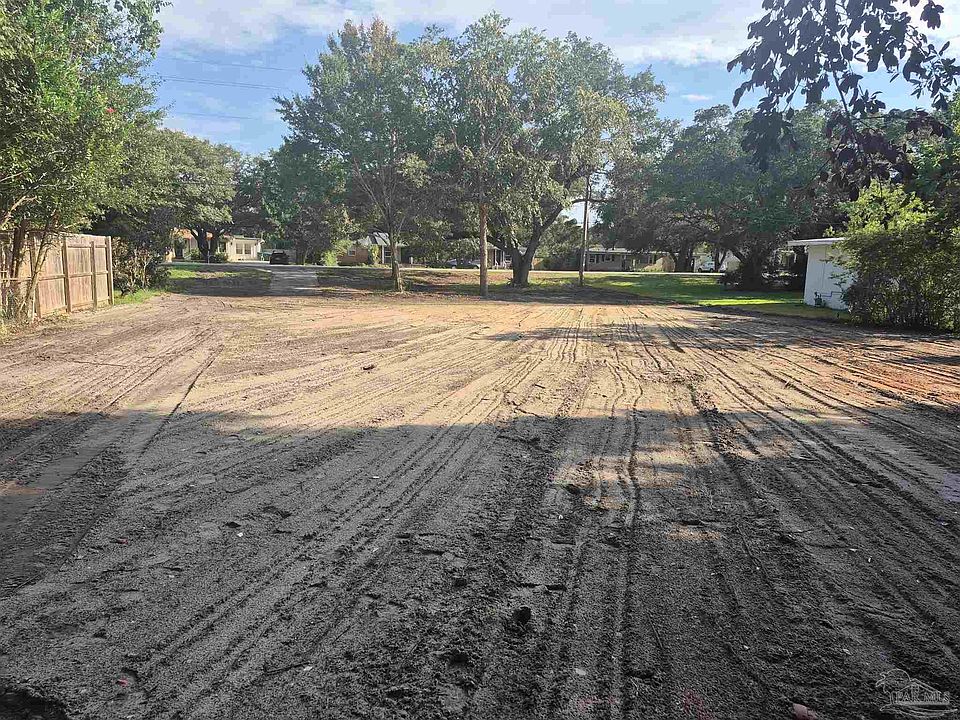 2nd image of 434 Fairpoint Dr