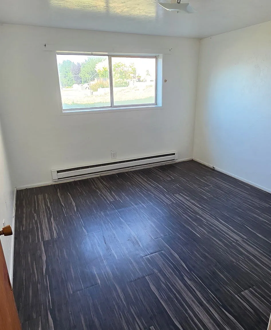 310 Moonlite Dr — Photo 2