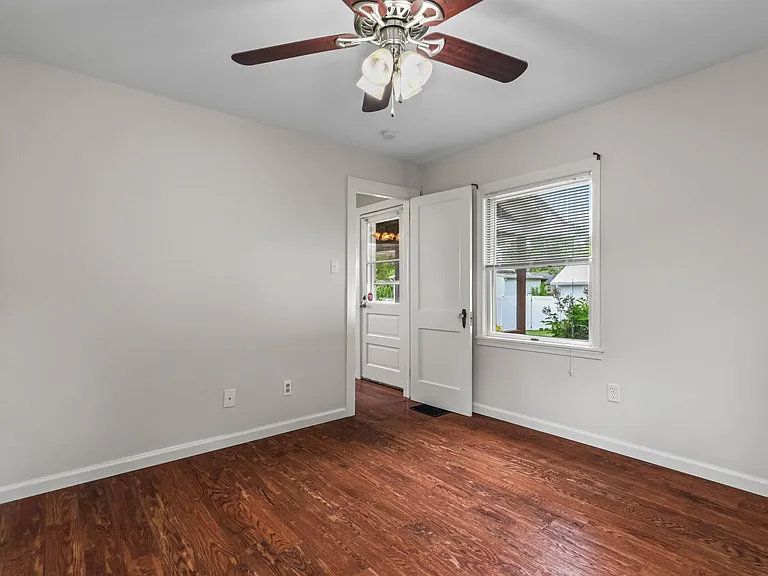 2037 Brown St — Photo 13