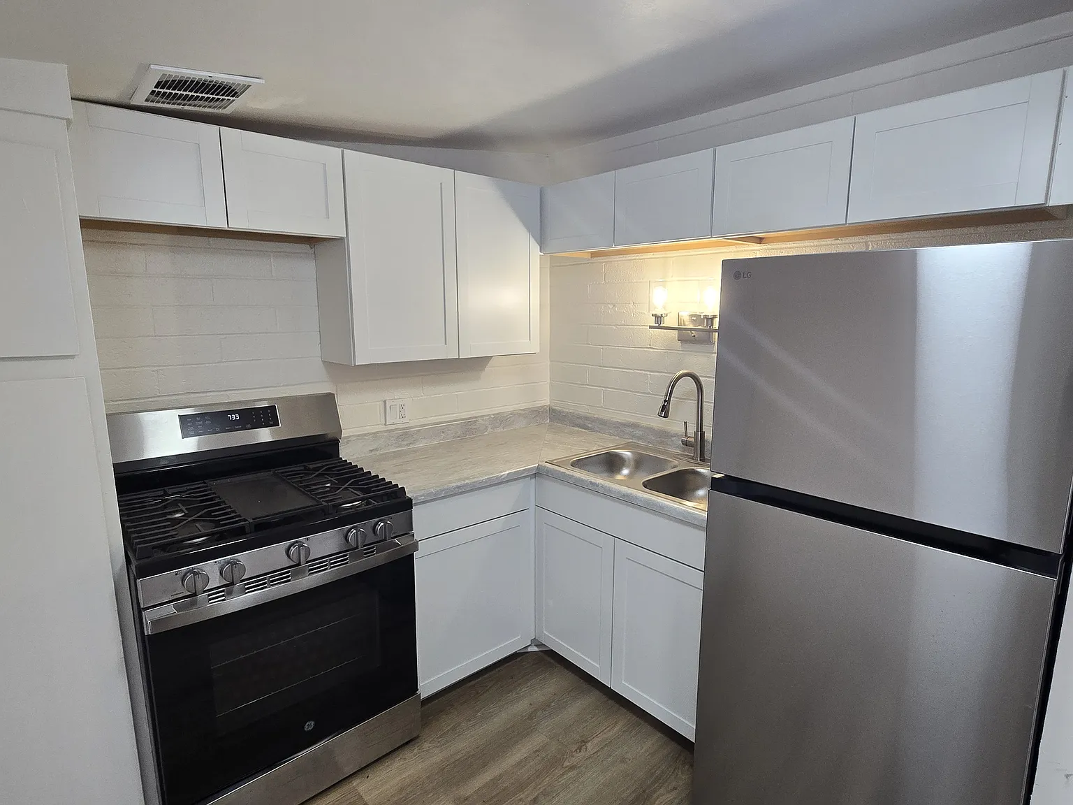 Studio, 400 sqft, $499 — Photo 4