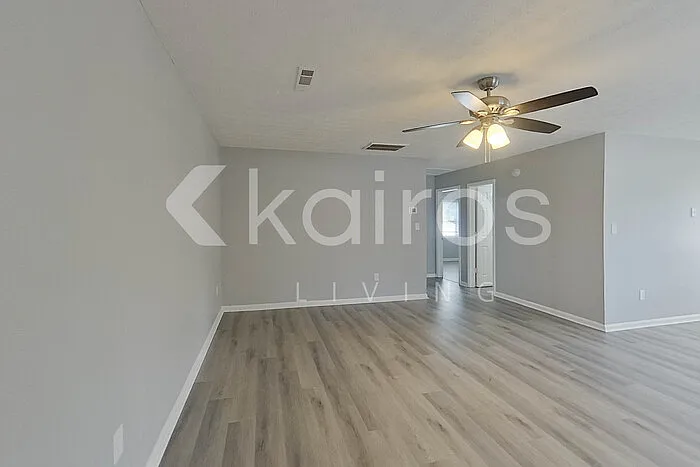 100 Deer Pkwy — Photo 3