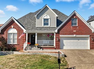10110 Springhurst Gardens Cir, Louisville, KY 40241