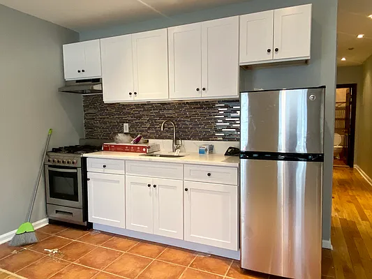 Rented by Hagstrom Management Inc | media 17