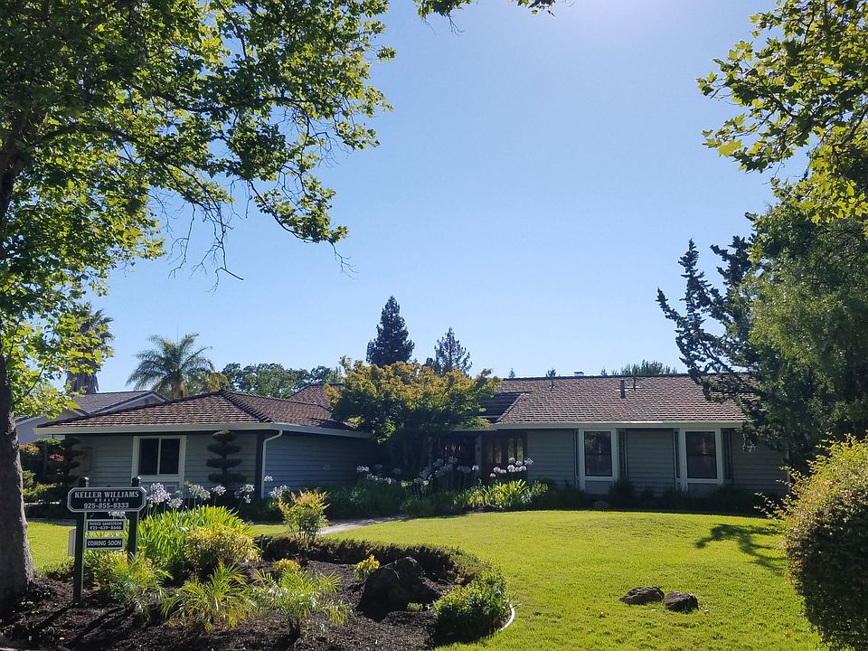 1st image of 2015 Blue Oak Ct