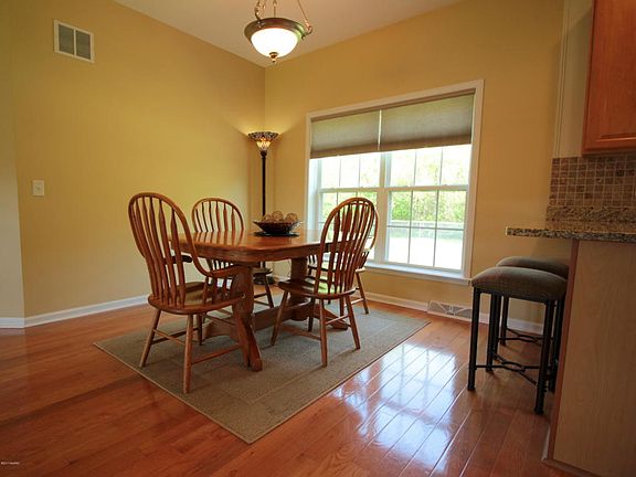 3rd image of 14694 Sherry Ln