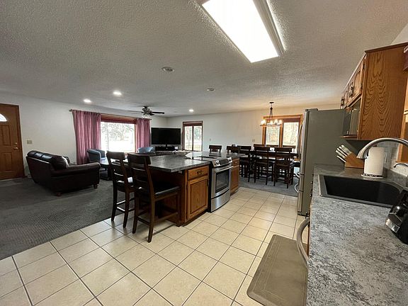 3rd image of 791 Dugdale Ave