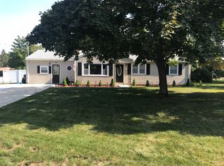 130 Metropolitan Dr, Warwick, RI 02886