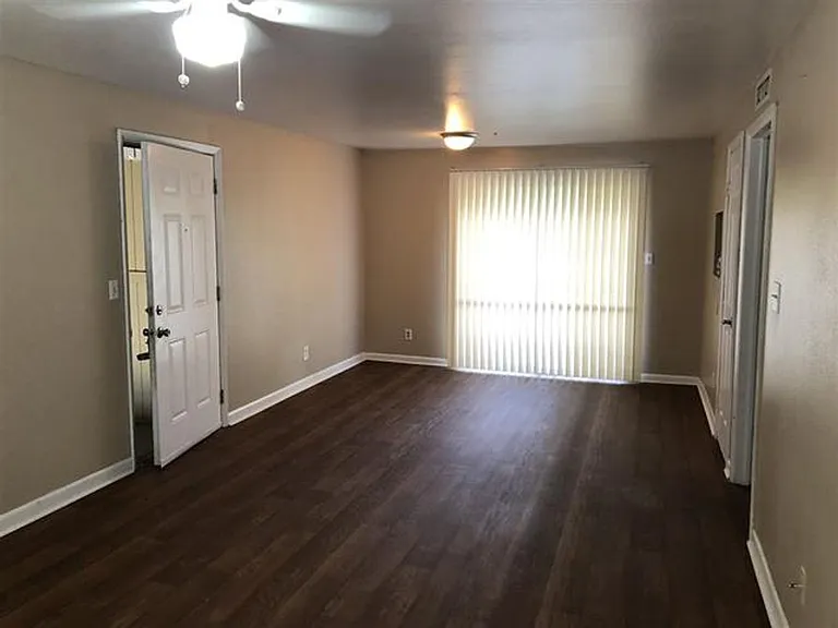 1943 Dawsey St #3 — Photo 2