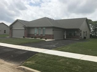 9484 Romeldale Ln, Roscoe, IL 61073