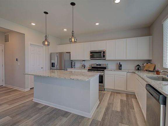3rd image of 3933 Piperidge Way