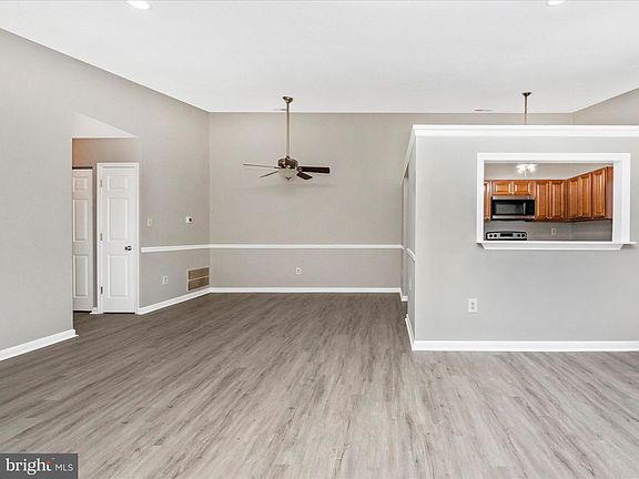 5th image of 48 Cable Hollow Way #43-1