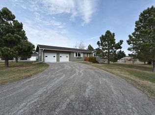 1810 Meadowlark Dr, Sturgis, SD 57785