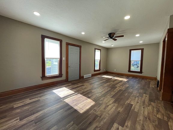 3rd image of 602 20th St