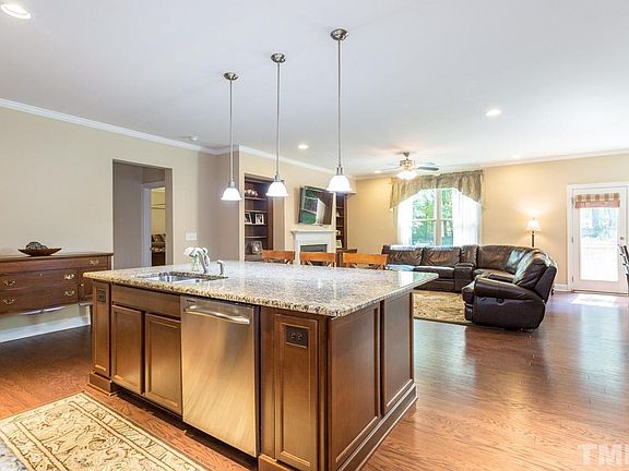 3rd image of 6521 Mountain Oaks Way