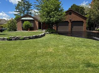 10 Quadrini Dr, Albany, NY 12208