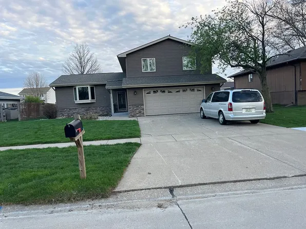 139 Golden Dr, Sergeant Bluff, IA 51054