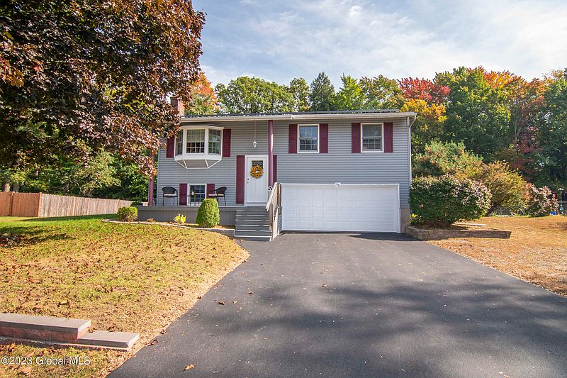 4th image of 94 Quevic Drive