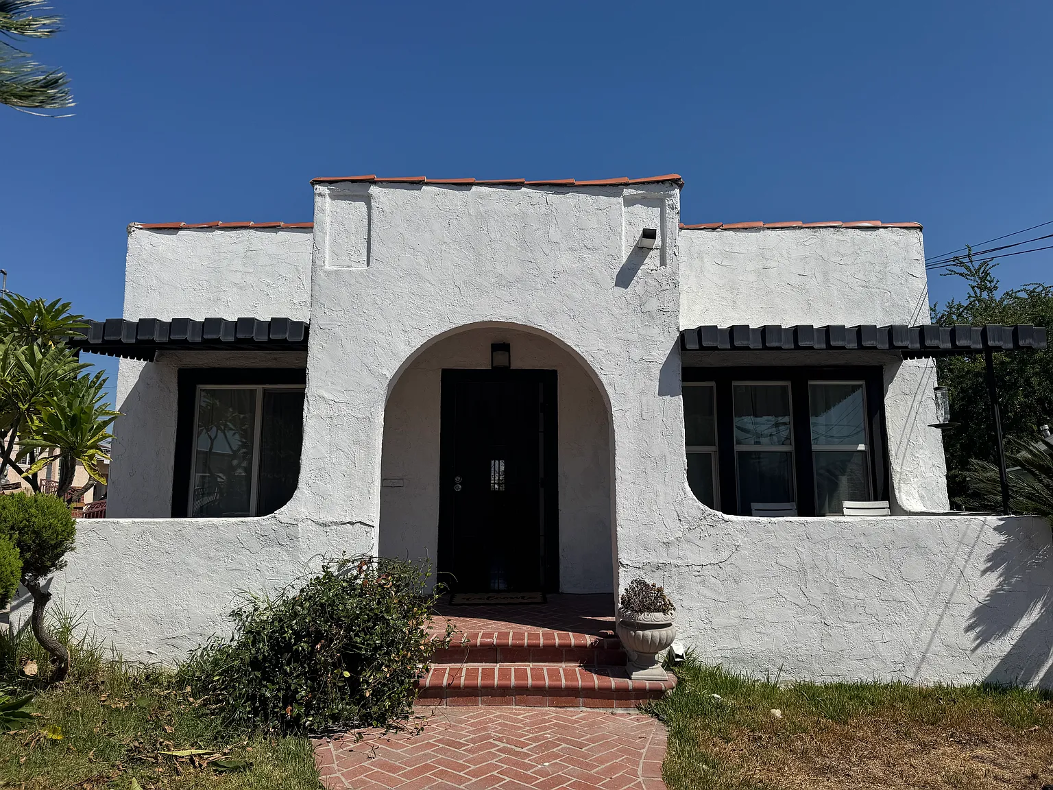3 bed, 1136 sqft, $3,000 — Photo 1