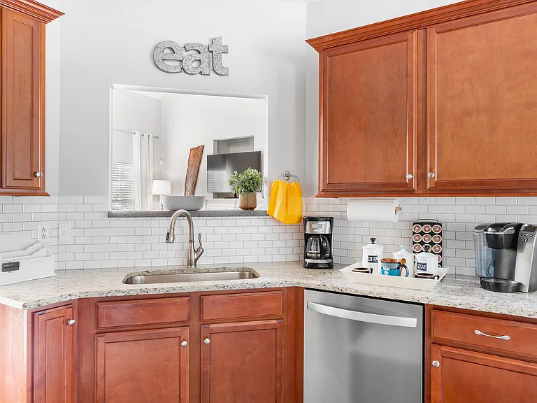 5226 Cloister Dr — Photo 7