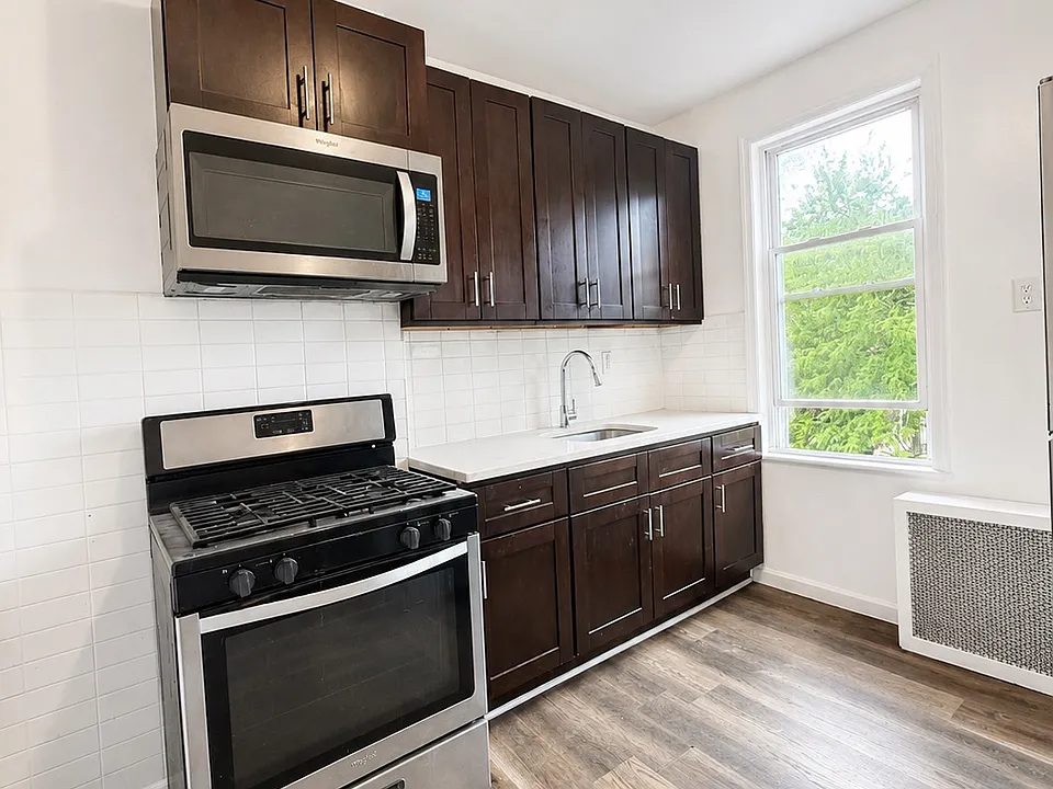 199 Freeman Ave #3
