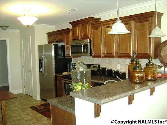 5th image of 61 Moore Farm Cir