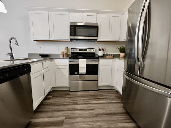 4th image of 14472 Selvig Way