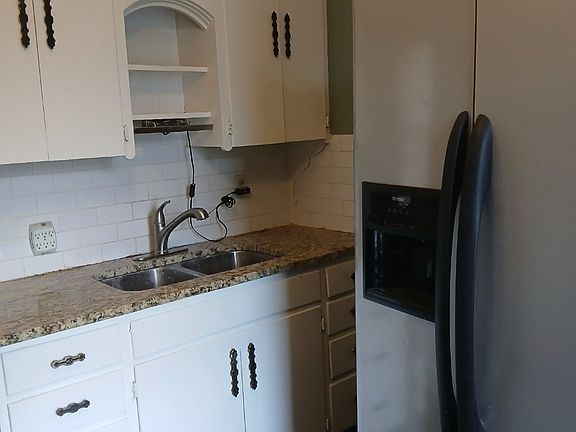 4th image of 4540 N Sherman St