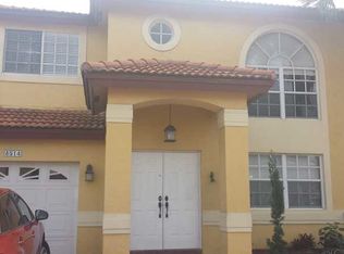 8514 NW 198th St, Hialeah, FL 33015