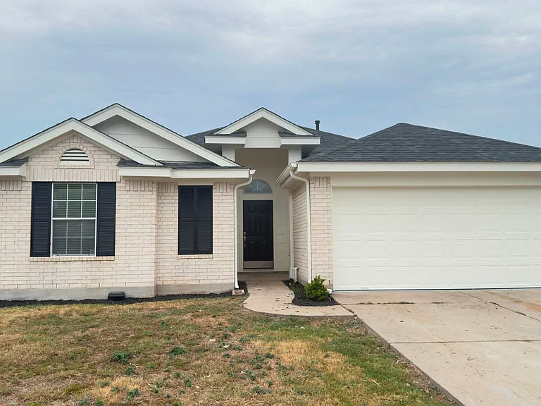 107 Fishbaugh Ln — Photo 1
