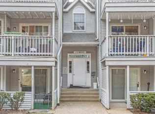 5 Amethyst Ln, Paterson, NJ 07501