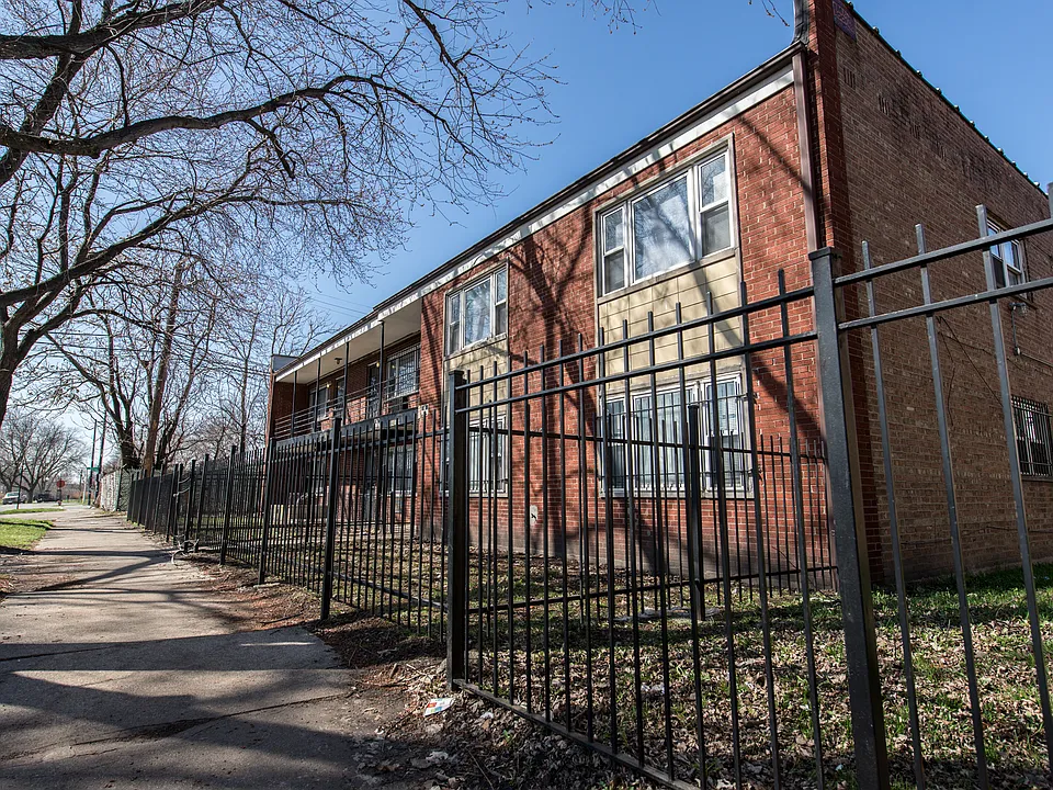 8640 S Ingleside