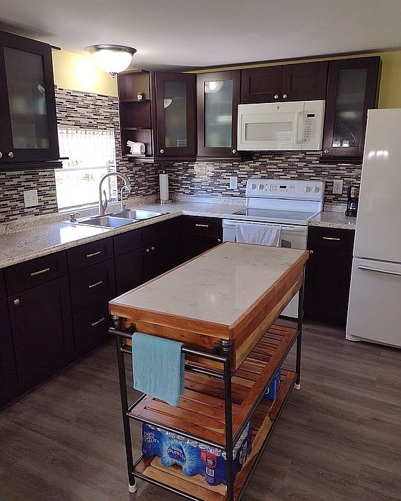 1st image of 25 Egret Ln