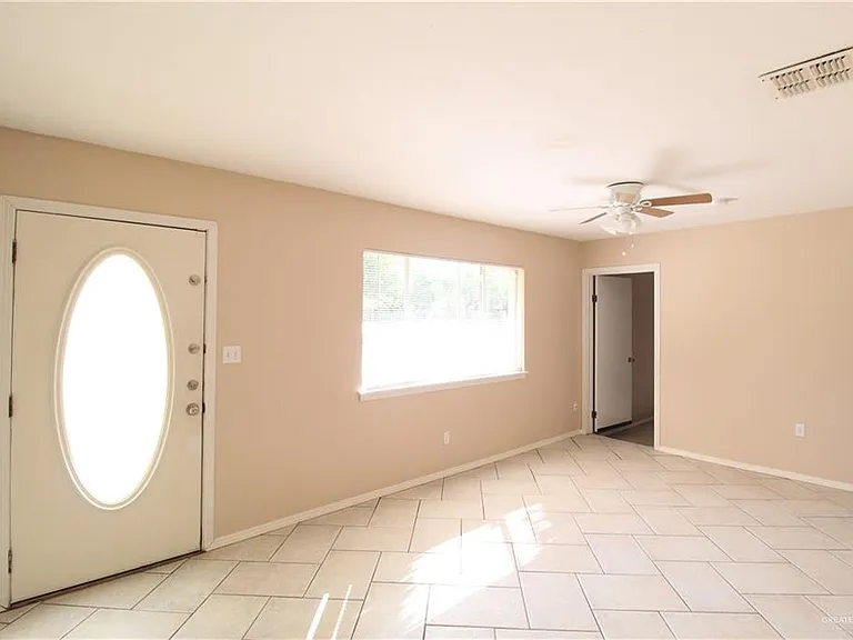 1210 W Jonquil Ave — Photo 2