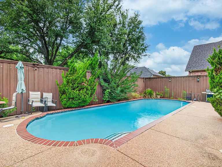 4633 Oak Shores Dr — Photo 22