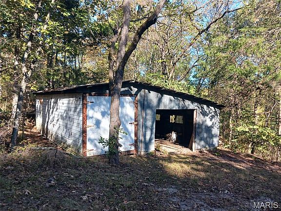 4th image of 554 Point Rd