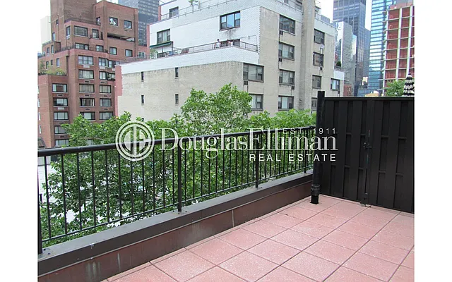 Rented by Douglas Elliman | media 16