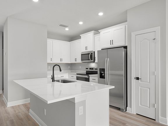 The Patricio is chef-ready with stainless steel appliances