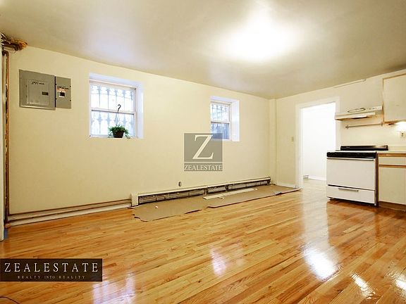 5th image of 392 Grand Ave #1