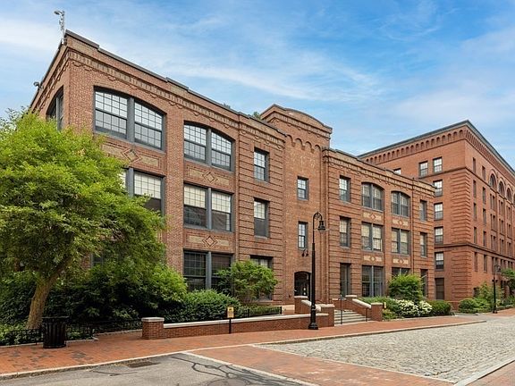 3rd image of 1243 Adams St APT 207