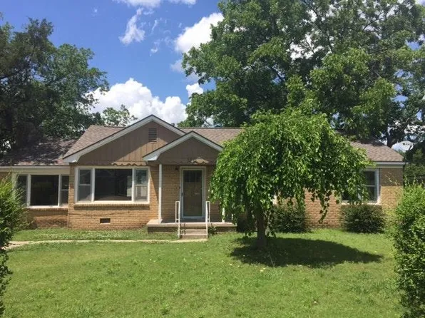 5911 NW 42nd St, Warr Acres, OK 73122