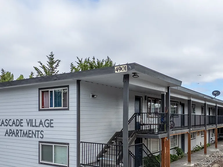 Cascade Village — Photo 1