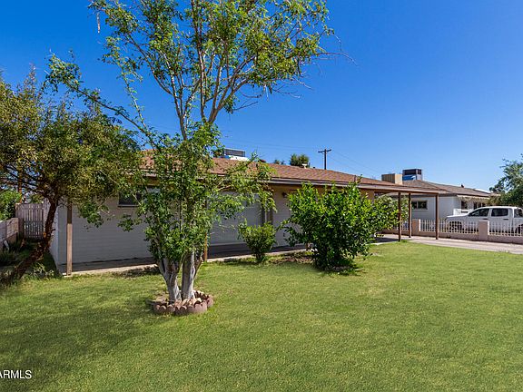 4th image of 2742 W HIGHLAND Avenue