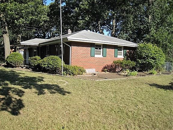 2nd image of 3820 Brentwood Dr