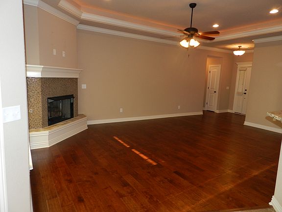 4th image of 1140 Chattie Dr