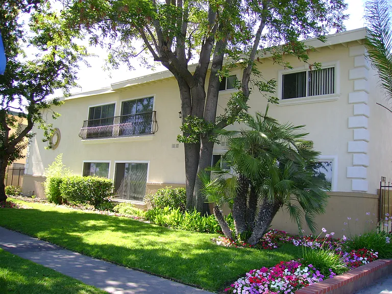 Parkridge Apartments — Photo 10