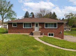 12881 Sunset Cir NW, Uniontown, OH 44685