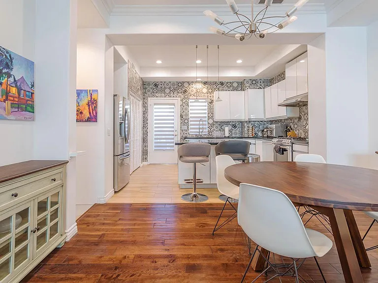 441 N Los Robles Ave — Photo 6