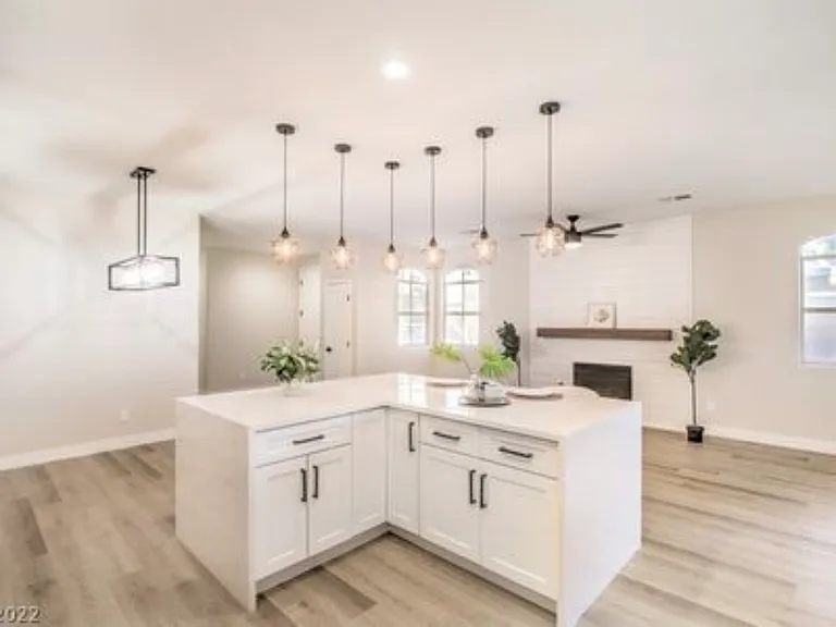 9101 Kings Town Ave — Photo 1